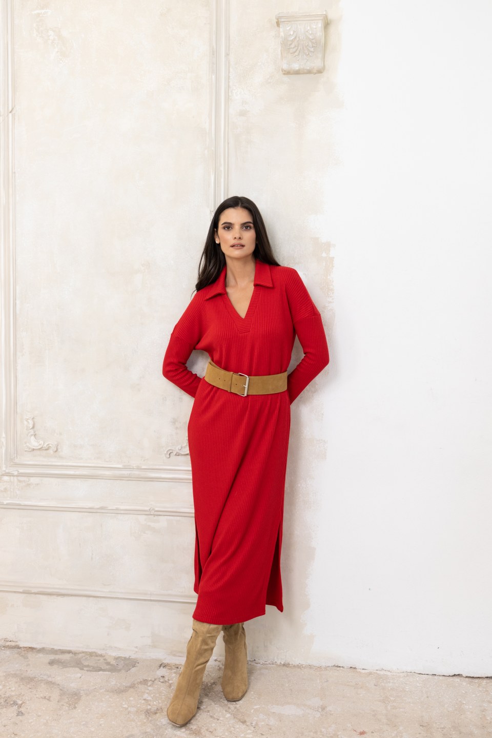 Φόρεμα πλεκτό με γιακά και σκισίματα κόκκινο