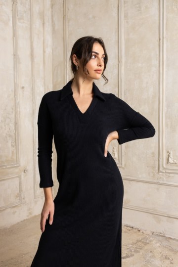 Φόρεμα πλεκτό με γιακά και σκισίματα μαύρο - 