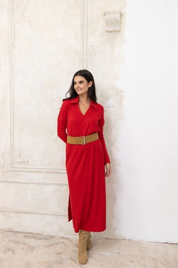 Φόρεμα πλεκτό με γιακά και σκισίματα κόκκινο - 