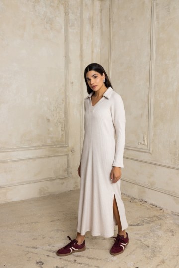  Φόρεμα πλεκτό με γιακά και σκισίματα ζαχαρί - 