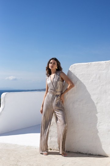 Φόρμα ολόσωμη αμάνικη μεταλλιζέ χρυσή - 