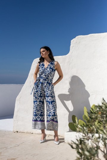 Φόρμα ολόσωμη αμάνικη με δέσιμο στη μέση εμπριμέ - 