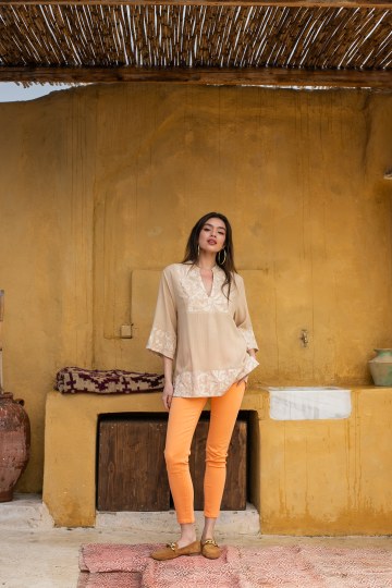 Παντελόνι τζιν ελαστικό σε στενή γραμμή πορτοκαλί