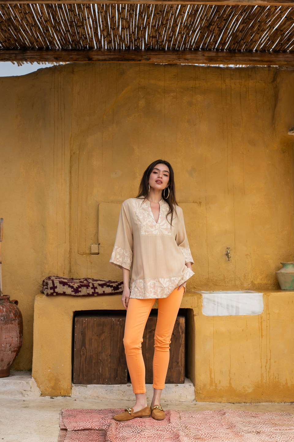 Παντελόνι τζιν ελαστικό σε στενή γραμμή πορτοκαλί