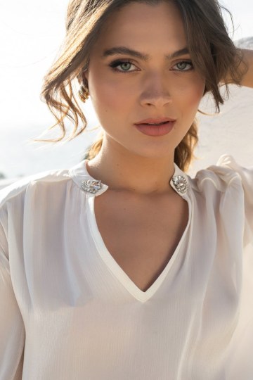 Μπλούζα με φαρδιά μανίκια και μάο γιακά ιβουάρ - 