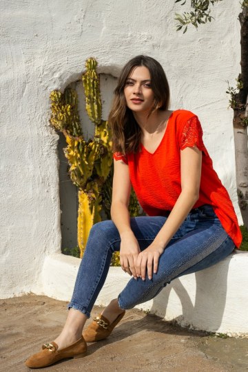 Παντελόνι τζιν με στρας στο πλάι - 