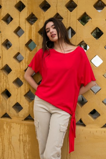 Μπλούζα ασύμμετρη με δέσιμο στο πλάι κόκκινη - 