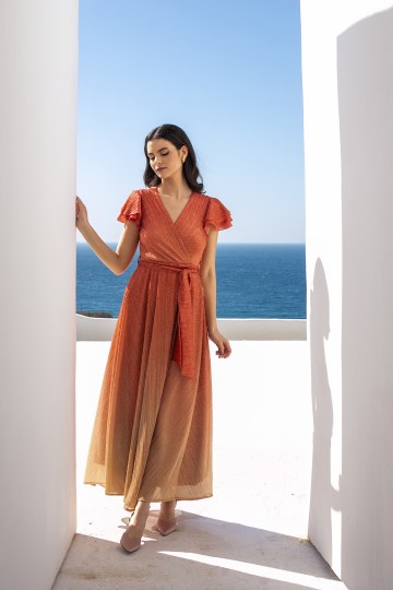 Φόρεμα αέρινο με βολάν στα μανίκια εκάι