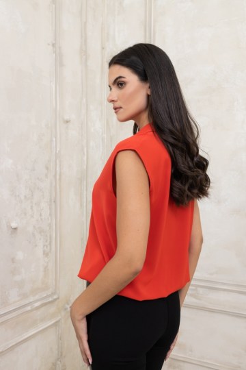 Μπλούζα αμάνικη με γιακά και λαιμόκοψη V κόκκινη - 