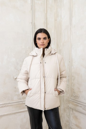 Μπουφάν φουσκωτό με τσέπες και κουκούλα εκρού - 