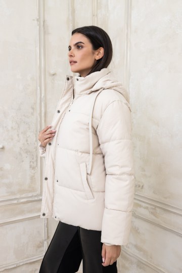 Μπουφάν φουσκωτό με τσέπες και κουκούλα εκρού - 