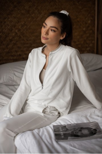 Παντελόνι-φόρμα με λάστιχο στο κάτω μέρος και στη μέση λευκό - 