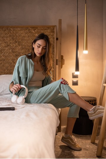  Μπλούζα φούτερ με φερμουάρ και άνοιγμα στα μανίκια βεραμάν - 