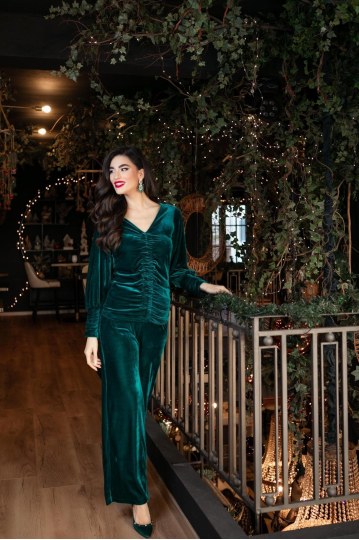 Μπλούζα βελούδινη με λαιμόκοψη V και σούρα κυπαρισσί - 