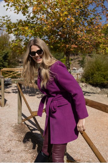 Παλτό με ένα κουμπί και ζώνη μωβ - 