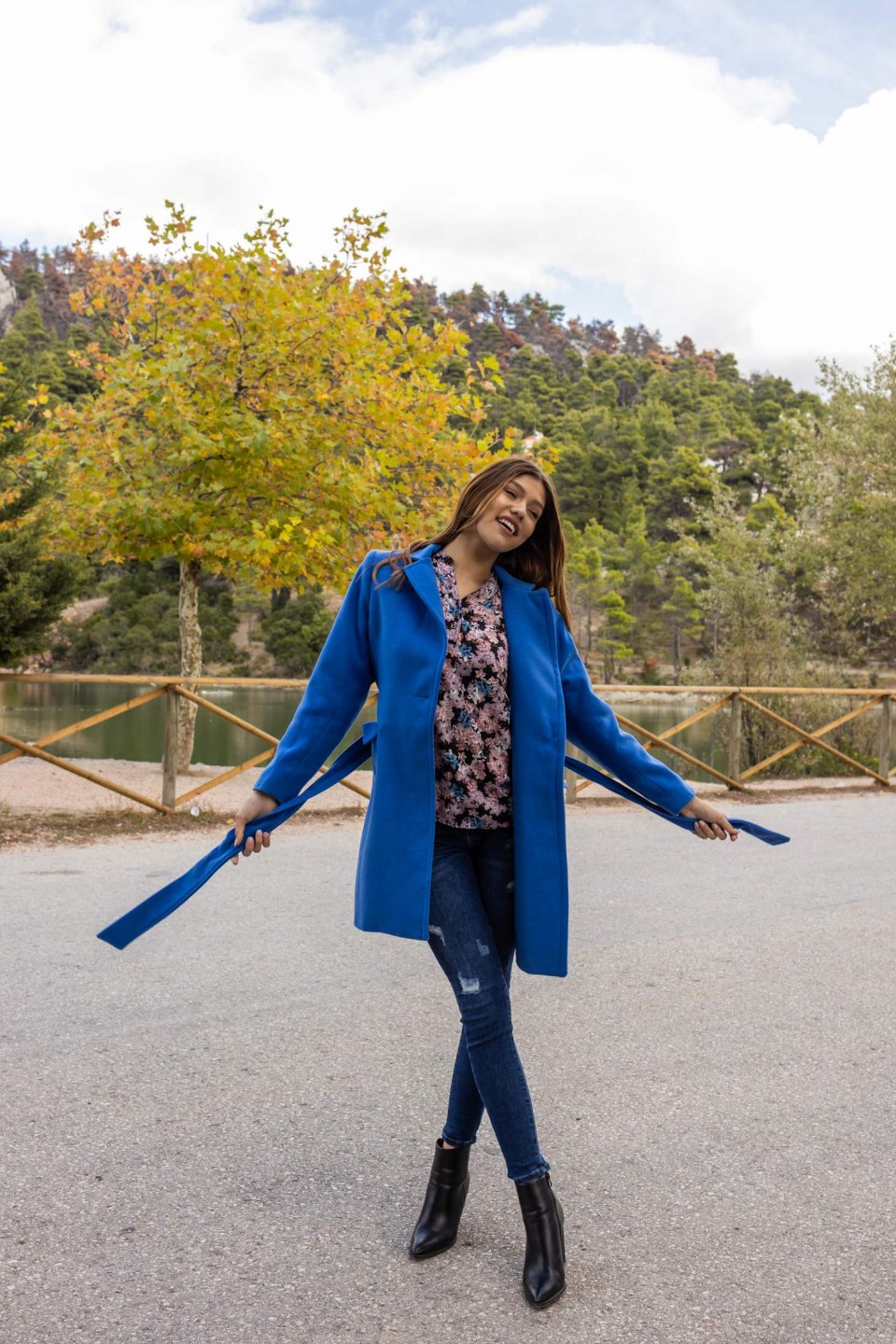 Παλτό με ένα κουμπί και ζώνη μπλε