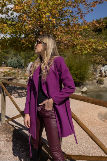 Παλτό με ένα κουμπί και ζώνη μωβ - 