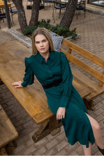 Φόρεμα μίντι με γιακά και κουμπιά κυπαρισσί - 