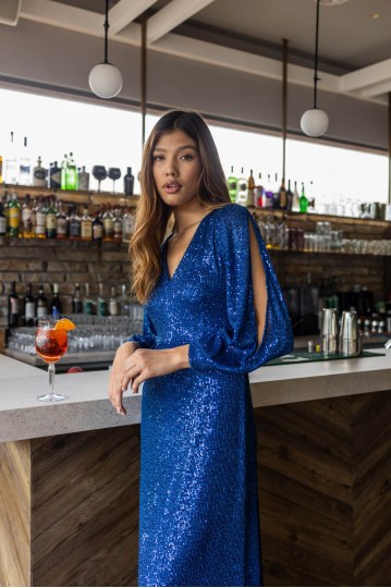  Φόρεμα με παγιέτες και ανοίγματα στα μανίκια μπλε - 