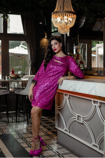 Φόρεμα με παγιέτες και φτερά στα μανίκια φούξια - 