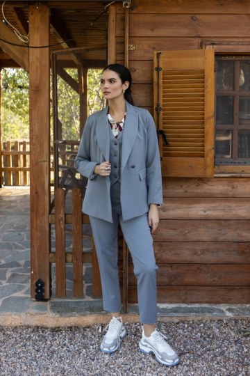 Παντελόνι σε ίσια γραμμή με τσέπες γκρι