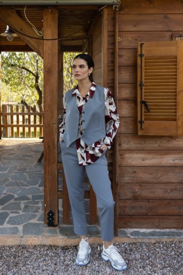  Γιλέκο με τέσσερα κουμπιά γκρι - 