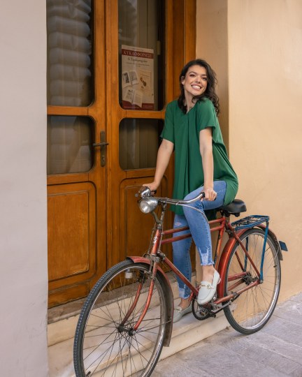 Μπλούζα μακριά με λαιμόκοψη V πράσινη - 