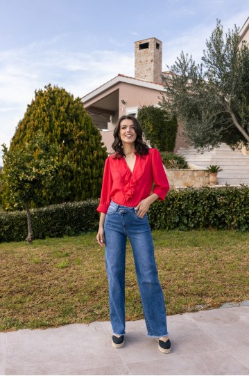 Μπλούζα κρουαζέ με βολάν στο γιακά κόκκινη - 