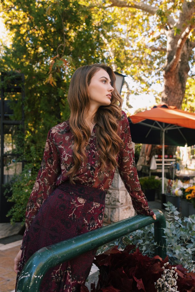 Γυναικείο σετ  με μπλούζα και πουκάμισο μπορντώ με λουλούδια